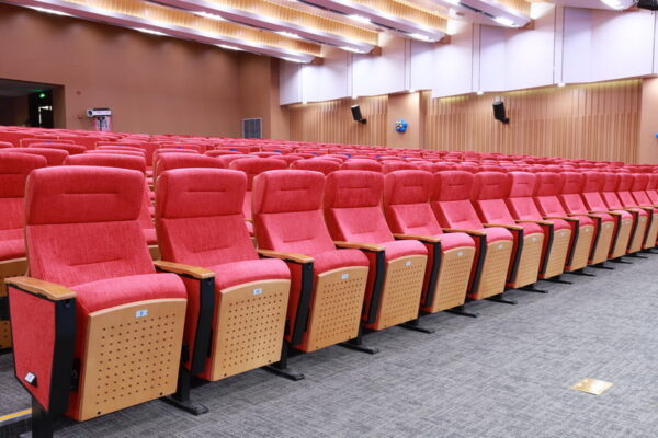 Auditorium chair A06 1 7 600x400