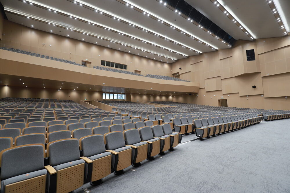 IMG 1 conference hall seating